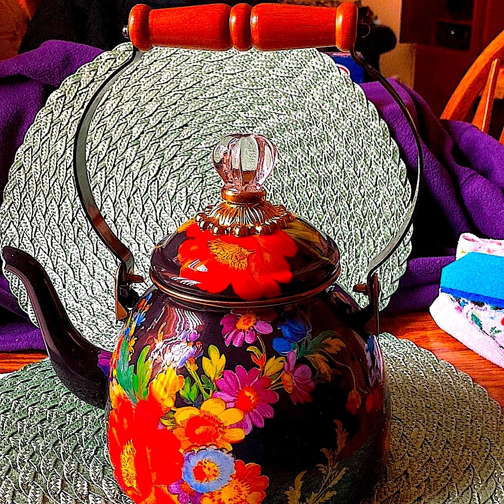 MAC-KENZIE CHILDS 2 QT BLACK FLOWER MARKET TEA KETTLE